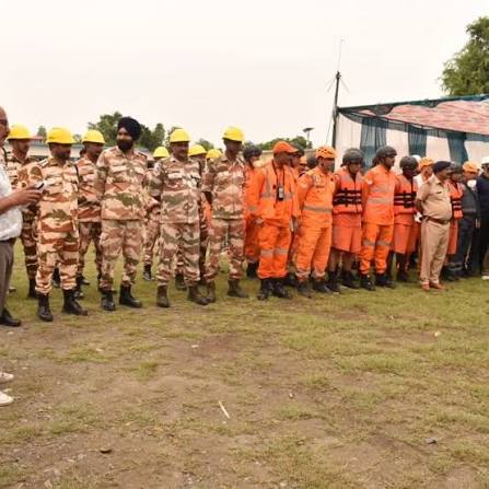पूर्व तैयारी, आपदा पर भारी!" 34वीं वाहिनी #ITBP एवं उत्तराखंड पुलिस ने बाढ़  प्रबंधन पर संयुक्त मॉक ड्रिल आयोजित किया। नाव बचाव, स्ट्रेचर ड्रिल ...