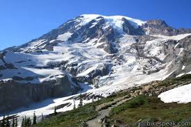 Rainier is right in front of you. Skyline Trail Mount Rainier Washington Hikespeak Com