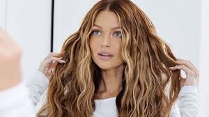 Caroline receveur a plus de 600 000 abonnés sur facebook et plus de 1,5 million sur son compte instagram. Caroline Receveur Surprend Ses Fans Avec Une Photo Rare D Elle Il Y A 9 Ans
