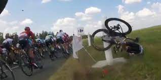 One hoax suggests froome crashed on purpose to avoid a doping test or. Video Chris Froome Crash Stage 1 Tour De France Sticky Bottle