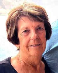 Women's committee presents tribute to Reba's daughter