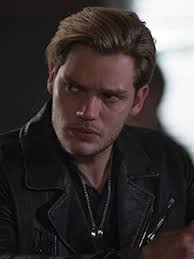 Shadowhunters': Clary & Jace Spoilers — Dominic Sherwood Interview