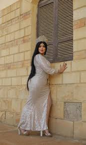 وأكدت التحريات، أن كاميرات المراقبة رصدت سلمى الشيمي وهي تنزع عباءتها، وشرع المصور فى الفوتوسيشن، بالإضافة إلى تسجيل فيديو مدته دقيقتان، ونشرت الشيمي الصور. Ù‡Ù† Ù…ÙŠÙƒØ³ Ø³Ù„Ù…Ù‰ Ø§Ù„Ø´ÙŠÙ…ÙŠ ÙÙŠ ÙŠÙˆÙ… Ø§Ù„Ø¬Ù…Ø¹Ø© Ø§Ù„ØµØ¨Ø­ Ø¨Ø§Ù„Ø­Ø¬Ø§Ø¨ ÙˆØ¨Ù„ÙŠÙ„ Ø¨Ø§Ù„Ù…ÙƒØ´ÙˆÙ ØµÙˆØ±