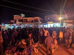 أصدرت مديرية التجنيد العامة التابعة لنظام الرئيس السوري بشار الأسد قرارا حرمت بموجبه شبان مناطق الجنوب. ØºÙ„ÙŠØ§Ù† Ø´Ø¹Ø¨ÙŠ ÙÙŠ Ø¯Ø±Ø¹Ø§ Ø§Ù„Ø¨Ù„Ø¯ Ø¹Ù„Ù‰ Ø®Ù„ÙÙŠØ© Ø§Ø¹ØªÙ‚Ø§Ù„ Ø§Ù…Ø±Ø£Ø© Ø´Ø¨ÙƒØ© Ø¨Ù„Ø¯ÙŠ Ø§Ù„Ø§Ø¹Ù„Ø§Ù…ÙŠØ©