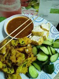 Kuah yang terbaik di hasilkan menggunakan kacang tanah digoreng tanpa minyak, membangkitkan rasa lemak apabila di cicah dengan cucur udang. Namakucella Resepi Cucur Udang Kuah Kacang