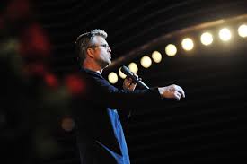 Building a house in which music can live. Interview with Roger Treece