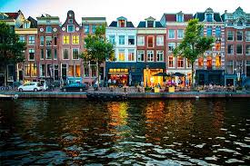 Diese wohnung in amsterdam befindet sich an einem der amsterdamer kanäle. Superskunk Coffeeshop Amsterdam Centrum Restaurant Bewertungen Telefonnummer Fotos Tripadvisor