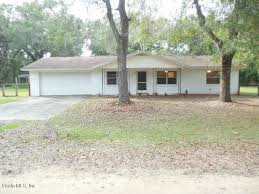 Want To Be Close To Lake Weir Here S Your Chance This 3 Bedroom 2 Bath Home Is Within Walking Distance Of Lak Carport Covers Spacious Living Room Bonus Room