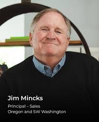 Amanda Hackathorn's Instagram, Twitter & Facebook