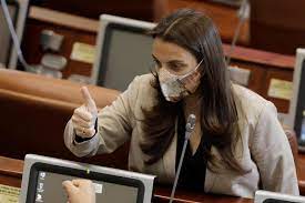 Karen abudinen presentó su renuncia como ministra de las tic · política. Rvt41db Awwasm