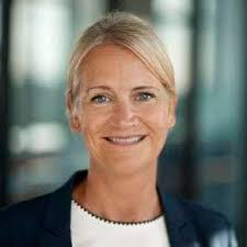 Lori Roberge's Instagram, Twitter & Facebook