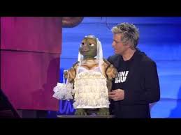 Sascha grammel, geboren als sohn eines kürschners und einer sekretärin im berliner bezirk charlottenburg und aufgewachsen in hakenfelde, trat früh der jugendgruppe des magischen zirkels berlin bei; Sascha Grammel Keine Anhung Trailer Zum Liveprogram Und Dvd Youtube