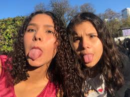 Happy birthday sister 🧡 Hoy cumples 15 añitos, todavía no me lo creo, miro  hacia atrás y veo a esa pequeña niña diciéndome “maire vamos a hacer una  casa de sábanas” “maire