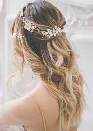 Isn T This Stunning Boho Beach Bride Headpiece To Die For The Perfect Chic Flower Crown For Your Beach Weddi Braut Kopfbedeckung Haarschmuck Braut Brautkrone