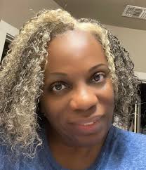 Bella finally got washed last night. I was supposed to shingle this morning  before work but time got away from me. So I pulled out the wrap and  continued to deep condition