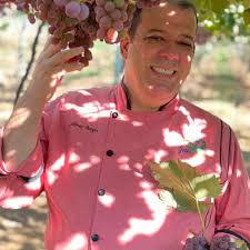 Chef Gilmar Borges assinou menu da Primeira Festa da Vindima da Vinícola  Assunção em Pirenópolis