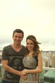 O casamento da cantora sandy com o músico lucas lima, que aconteceu na última sexta, dia 12 de setembro, teve a cara da noiva. Lucas Lima E Sandy Leah Divulgando A Gravidez Do Primeiro Filho Do Casal Foto Enviada Via Facebook Moda Atriz Brasileira Fotos