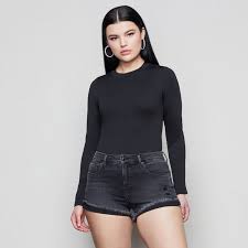 This 2 piece set from jurllyshe is a unique set on this list! 12 New Updated Ways To Wear Denim Shorts This Summer