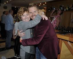 Explore tweets of rob de nijs @robdenijs on twitter. Hardloopster Ida De Nijs Zingt In De Cirkel Is Rond Over Haar Dierbare Zus Kw Be