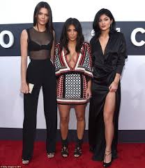 taylor swift enthullt ihre rassige seite wahrend miley cyrus vmas vertuscht celebrity style fashion style
