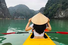 Hang Luồn Quảng Ninh - điểm khám phá đặc biệt ở vịnh Hạ Long