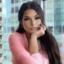 Vienna Cavanaugh's Instagram, Twitter & Facebook