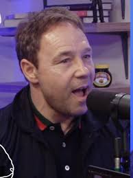 Stephen Graham y James Acaster en Off Menu Podcast