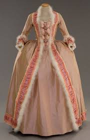 De confection française , artisanale de qualité, je crée des modèles uniques! Projet Robe Xviiie Siecle