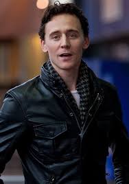 The One Good Picture Of Tom Hiddleston With Black Hair Tom Hiddleston Toms Loki