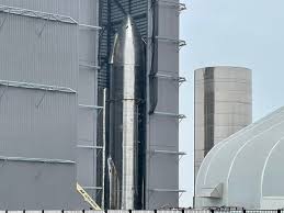 In the distance, the first super heavy booster prototype (bn1) continues stacking operations. Mary On Twitter Starship Sn11 Has Been Repositioned In The High Bay After The Aft Flap Was Attached It Is Only 37 F Now With A Light Misty Drizzle Nasaspaceflight Https T Co K4p0l6h1eg