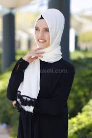 17 Tl Iki Kenari Puskullu Pashmina Sal 65x186 Cm Olculerinde 65 Polyester 35 Koton Dan Uretilmistir Fular Olarakta Kullanilir Sal Sik