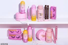 From humble beginnings in her kitchen, carol's daughter founder lisa price transformed her beloved hobby of mixing fragrances at home into a beauty empire. Xunuhlrrhl036m