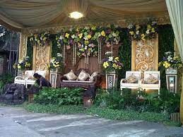 Kemudian seiring berjalannya waktu, dekorasi modern atau dekorasi eropa pun turut mendominasi dalam kancah dunia pernikahan. Dekorasi Pelaminan Jawa Di Surabaya Hub 085733280001 Dekorasi Pernikahan Modern Sederhana Hub 085733280001