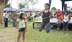 10 ejemplos de juegos tradicionales. 10 Juegos Tradicionales De Costa Rica Caja De Juegos Tradicionales 9 000 Costa Rica 6 Ejemplos De Juegos En Costa Rica Puede Agregar Una Imagen Livingroom Ideas