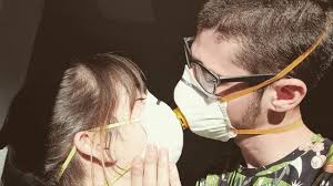 Día internacional del beso dos besos. Las Redes Sociales Se Llenan De Besos En Pleno Confinamiento Por El Coronavirus