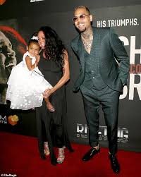 Cb posted the first pic of his and ammika harris' new son wednesday on instagram. Chris Brown Shares Photo Of His Newborn Son Aeko Catori And Daughter Royalty Bonding Daily Mail Online