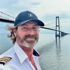 Once and for all: 1. I am Danish and live in Copenhagen, Denmark🇩🇰. 2. I  am gay and happily married to my man 🏳️‍🌈 3. The only women I communicate  with is