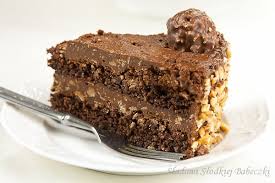 Cake Recipe For Ferrero Rocher Traces Of Sweet Muffins Cake Recipes Cupcake Cakes Ferrero Rocher Cake