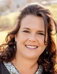 Lynn Summers's Instagram, Twitter & Facebook