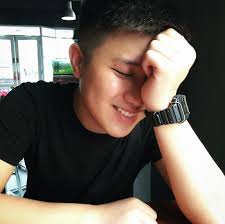 陳嘉勝updated his profile picture.