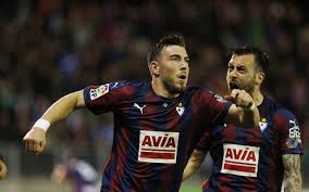 This article outlines all individuals who have made at least 400 appearances in la liga. La Liga Sex Video Eibar Spieler Enrich Und Luna Zu Haftstrafe Verurteilt