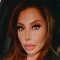 Mina Anwar's Instagram, Twitter & Facebook