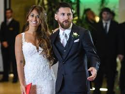 رزق الأرجنتيني ليونيل ميسي وزوجته أنتونيلا روكوزو بصبي ثالث سمياه سيرو، بحسب ما ذكر السبت نجم برشلونة الإسباني على صفحته الرسمية في فيسبوك. Ø¨Ø¹Ø¯ Ø§Ù„Ø£Ù‡Ø¯Ø§Ù ÙˆØ§Ù„Ø£Ù„Ù‚Ø§Ø¨ ØµØ±Ø§Ø¹ Ù…ÙŠØ³ÙŠ ÙˆØ±ÙˆÙ†Ø§Ù„Ø¯Ùˆ ÙŠÙ†ØªÙ‚Ù„ Ù„Ù€ Ø¥Ù†Ø¬Ø§Ø¨ Ø§Ù„Ø£Ø·ÙØ§Ù„ Ø§Ù„Ø®Ù„ÙŠØ¬ Ø£ÙˆÙ†Ù„Ø§ÙŠÙ†