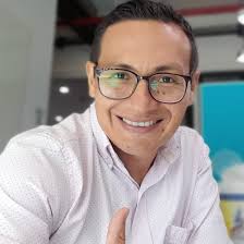 Conoce a los participantes del Innovation Challenge Team: Chispa Suprema  Integrantes: Alexa Flores, Gabriela Kinglow, Ian Moreira y Raúl Quevedo  López Desafío: Gestión de Triple Impacto de la Estación Hidrobiológica de  Changuinola