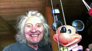 A selection of Albert Lee's favourite Buddy Holly and Crickets songs,  recorded in a live studio environment. Featuring Wayne Lee and Ollie Sears. 