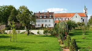 Klostergarten Oberelchingen In 2020 Kloster Garten Klosterhof