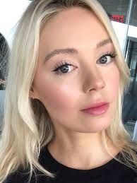 If you color your hair or want to fill in your brows, it can be hard to tell what shade your eyebrows should be. 5 Editors Review Glossier Brow Flick Here S What To Know Who What Wear