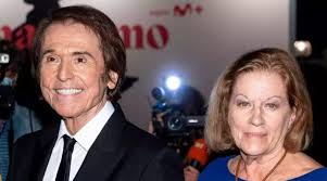 La esposa de Raphael: «Va muy, muy bien», «resignado» por la cancelación de  sus conciertos – La Mañana