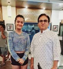 Sab tv/ sonyliv source of video: Tmkoc Deepti Aka Aradhana S Fan Moment With Jethalal On The Sets Indian Drama