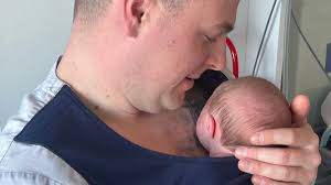 Midwife's 'kangaroo pouch' helps babies in first moments of life